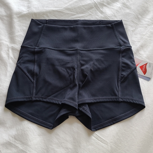 Workout shorts - Picture 5 of 7